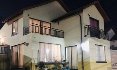 Casa en Arriendo en Lomas de lo aguirre