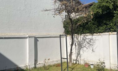 4 dormitorios, 3 baños y estacionamiento