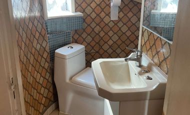 4 dormitorios, 3 baños y estacionamiento