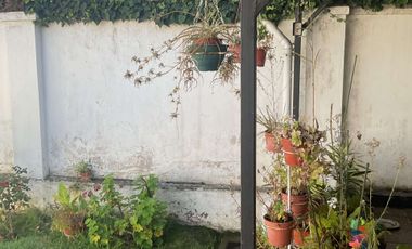 4 dormitorios, 3 baños y estacionamiento