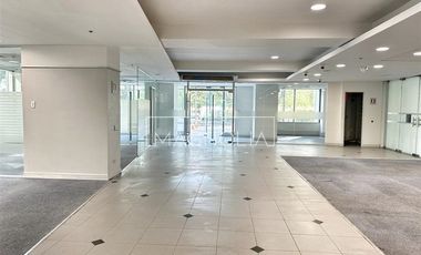 Local Comercial en Arriendo en A pasos del Metro Tobalaba, excelente conectividad