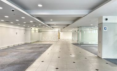Local Comercial en Arriendo en A pasos del Metro Tobalaba, excelente conectividad