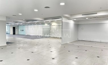 Local Comercial en Arriendo en A pasos del Metro Tobalaba, excelente conectividad