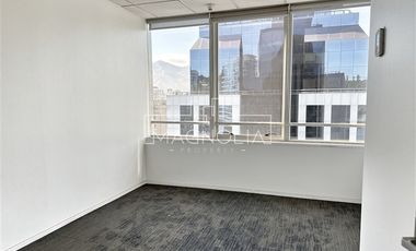 Oficina en Arriendo en A pasos del Metro Tobalaba