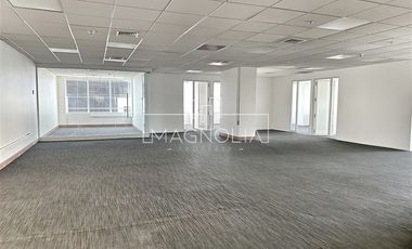 Oficina en Arriendo en A pasos del Metro Tobalaba