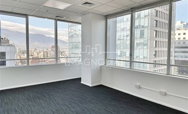 Oficina en Arriendo en A pasos del Metro Tobalaba