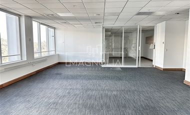 Oficina en Arriendo en A pasos del Metro Tobalaba