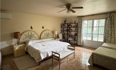 RESIDENCIA EN VENTA EN COL. ACAPANTZINGO, CUERNAVACA