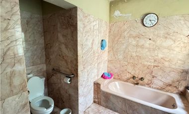 RESIDENCIA EN VENTA EN COL. ACAPANTZINGO, CUERNAVACA