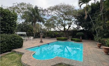 RESIDENCIA EN VENTA EN COL. ACAPANTZINGO, CUERNAVACA