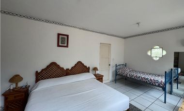 RESIDENCIA EN VENTA EN COL. ACAPANTZINGO, CUERNAVACA