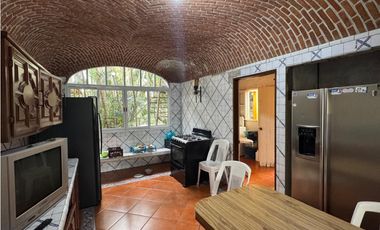 RESIDENCIA EN VENTA EN COL. ACAPANTZINGO, CUERNAVACA