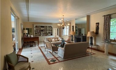 RESIDENCIA EN VENTA EN COL. ACAPANTZINGO, CUERNAVACA