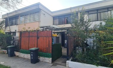 Casa en Arriendo en Sócrates // Av. Grecia // Metro Ñuble