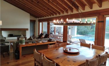 VENTA  DOS CASAS EN CLUB GOLF AVNDARO.
