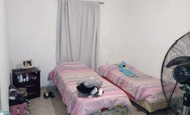 VENTA - CASA 2 HABITACIONES - ZONA AEROPUERTO