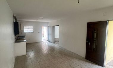 VENTA - CASA 2 HABITACIONES - ZONA PROVINCIAS UNIDAS & AV RAMIREZ