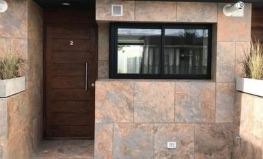 VENTA TRIPLEX 4 AMBIENTES A ESTRENAR. APTO CREDITO.