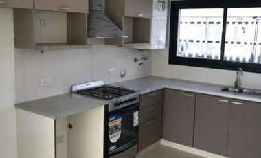 VENTA TRIPLEX 4 AMBIENTES A ESTRENAR. APTO CREDITO.