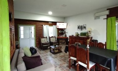 EN VENTA- ESPECTACULAR CASA DE 4 DORMITORIOS EN ORO VERDE
