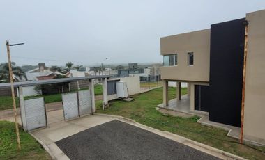 VENTA - CASA 4 HABITACIONES - BARRIO CERRADO TORTUGUITAS