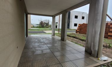 VENTA - CASA 4 HABITACIONES - BARRIO CERRADO TORTUGUITAS
