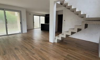 VENTA - CASA 4 HABITACIONES - BARRIO CERRADO TORTUGUITAS