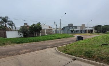 VENTA - CASA 4 HABITACIONES - BARRIO CERRADO TORTUGUITAS