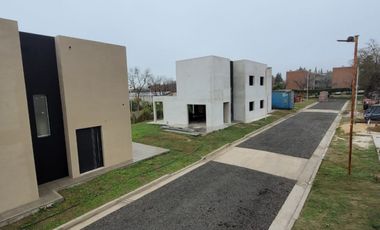 VENTA - CASA 4 HABITACIONES - BARRIO CERRADO TORTUGUITAS