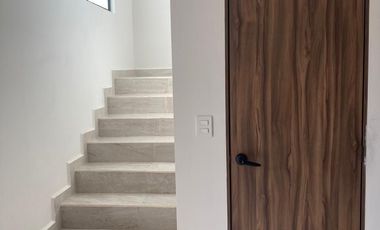 Quintas Campo Real: Casa con jardín y 4 recámaras.