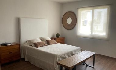 Quintas Campo Real: Casa con jardín y 4 recámaras.