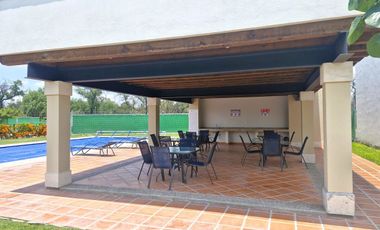 Quintas Campo Real: Casa con jardín y 4 recámaras.