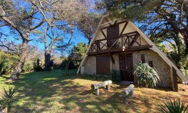 Casa en venta - 2 Dormitorios 1 Baño - Mar del Tuyú