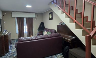 HERMOSA CASA 5 AMBIENTES A LA VENTA