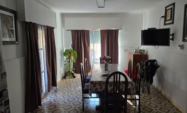 HERMOSA CASA 5 AMBIENTES A LA VENTA