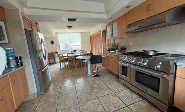 CASA CON SEGURIDAD EN LA HERRADURA VENTA