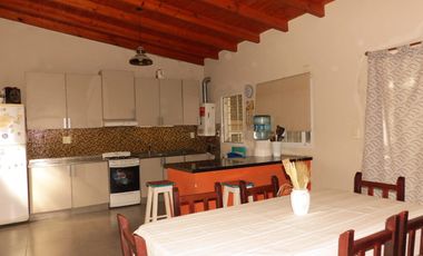 VENTA - CASA 2 HABITACIONES -BARRIO SOLVENCIA SAN BENITO