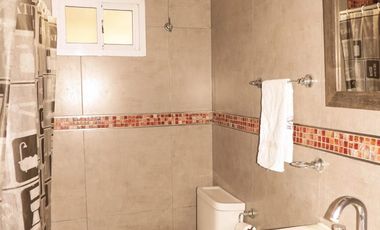 VENTA - CASA 2 HABITACIONES -BARRIO SOLVENCIA SAN BENITO