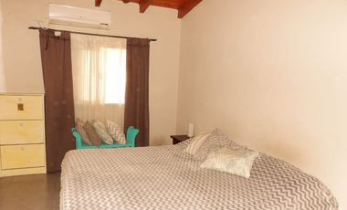 VENTA - CASA 2 HABITACIONES -BARRIO SOLVENCIA SAN BENITO
