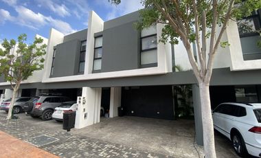 Townhouse en Venta en Mérida, Privada Luana, Santa Gertrudis Copó
