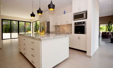 VIDA SERENA EN VILLA CONTEMPORÁNEA