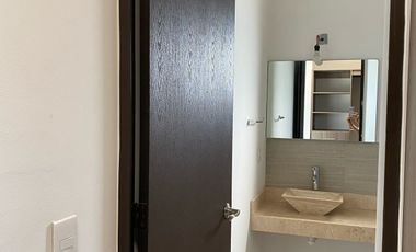 CASA EN RENTA CAPELLANIA RESIDENCIAL