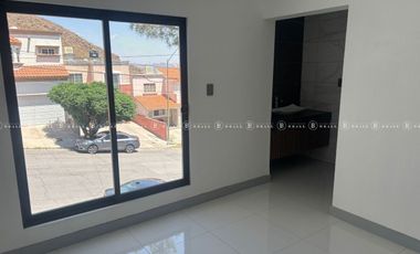 CASA EN VENTA AL NORTE EN  RINCONADA DE LA SIERRA