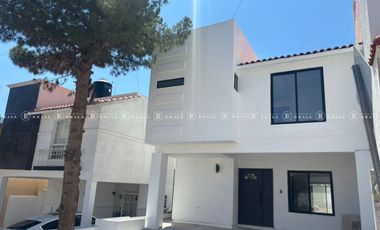 CASA EN VENTA AL NORTE EN  RINCONADA DE LA SIERRA