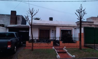 VENTA - CASA 2 HABITACIONES - ZONA BARRIO SANTA LUCIA