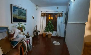VENTA - CASA 2 HABITACIONES - ZONA BARRIO SANTA LUCIA