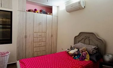 Casa en venta en Balcones de Anáhuac, San Nicolás | 4 recámaras, terraza y excel