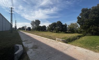 galpon deposito 8800 m2 en  LA PLATA, NAVE INDUSTRIAL TRIPLE A ALQUILA O VENDE