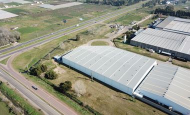 galpon deposito 8800 m2 en  LA PLATA, NAVE INDUSTRIAL TRIPLE A ALQUILA O VENDE