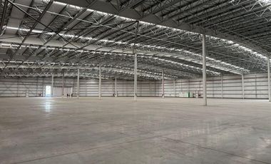 galpon deposito 8800 m2 en  LA PLATA, NAVE INDUSTRIAL TRIPLE A ALQUILA O VENDE